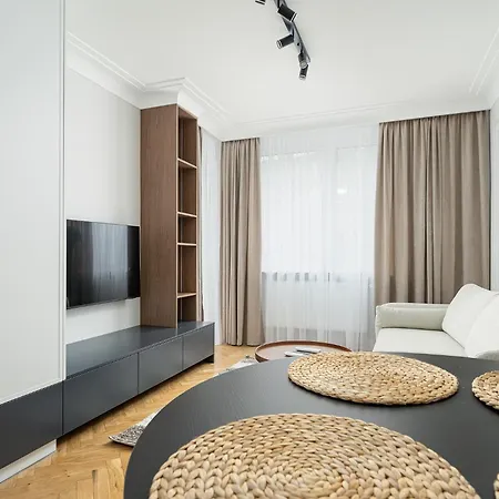 Rentplanet - Walowa Apartamento Varsovia